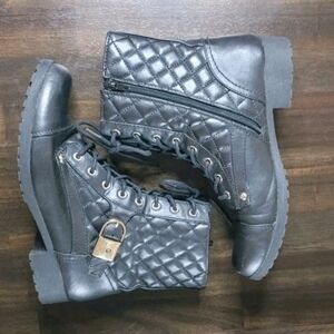 G by GUESS Byson Black Quilted Combat Women Boots Size 8M